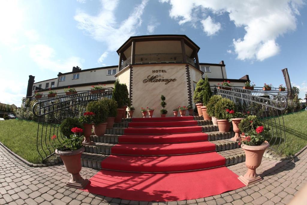 Hotel Mariage Wloszczowa Ngoại thất bức ảnh