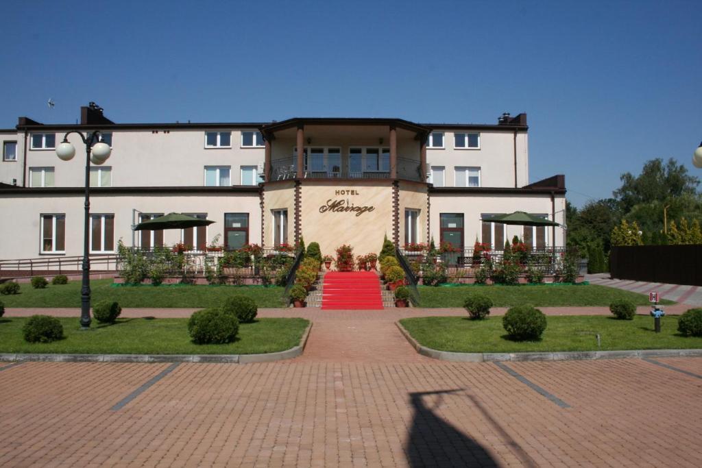 Hotel Mariage Wloszczowa Ngoại thất bức ảnh
